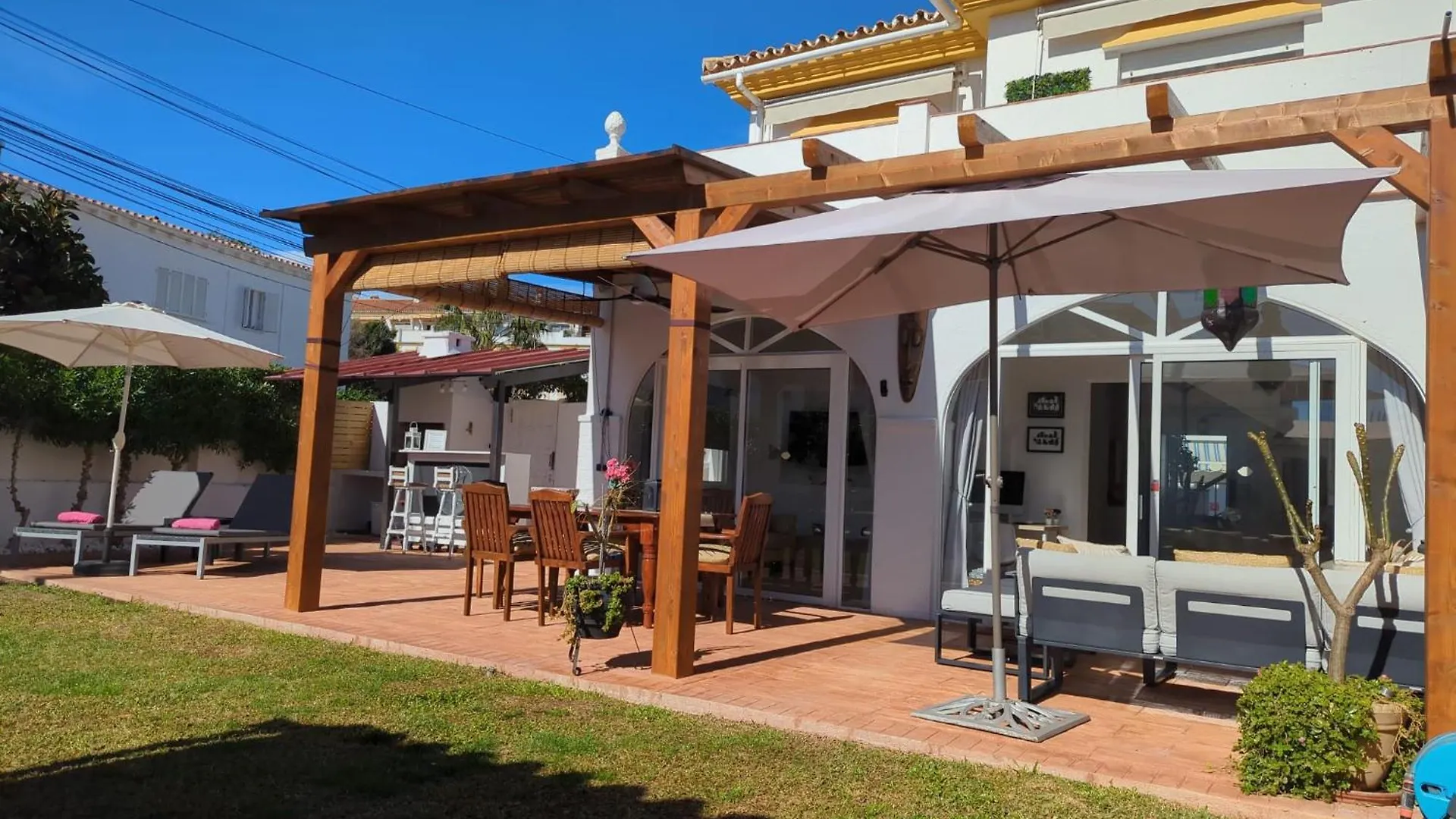 The Lemon Tree By The Sea location